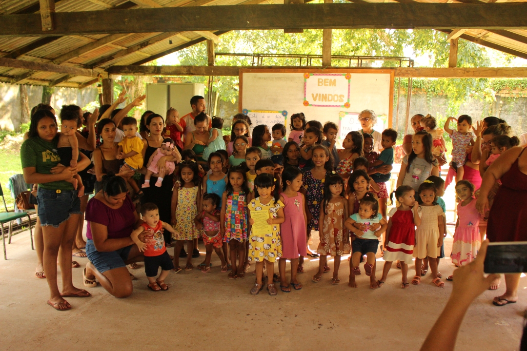 L&iacute;deres e fam&iacute;lias reunidos na Celebra&ccedil;&atilde;o da Vida